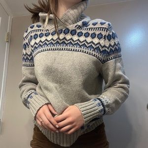 American Eagle Sweater